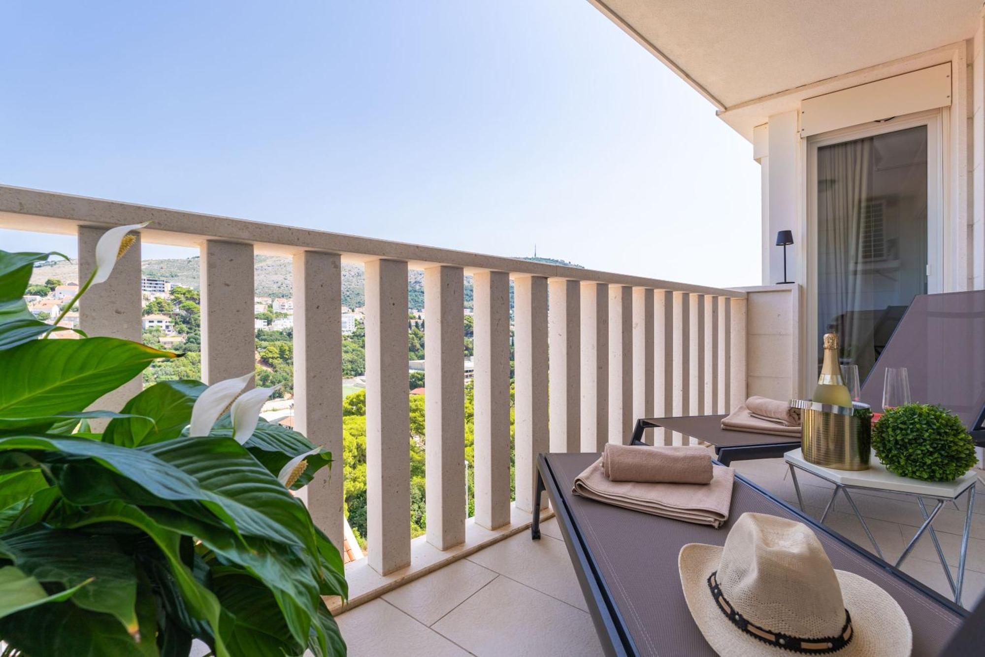 Apartment Apollo In Dubrovnik With Sea View Exterior photo
