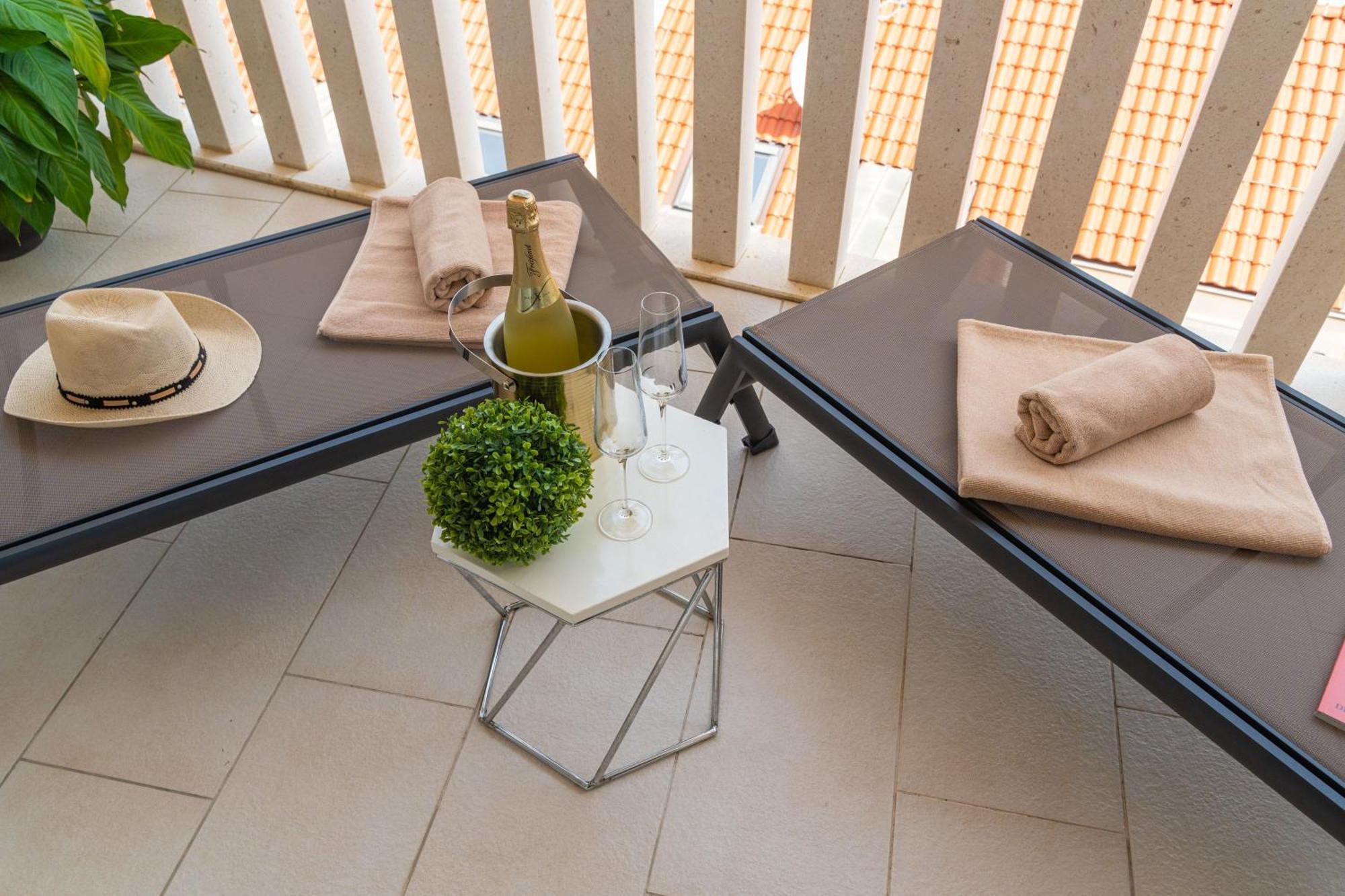Apartment Apollo In Dubrovnik With Sea View Exterior photo