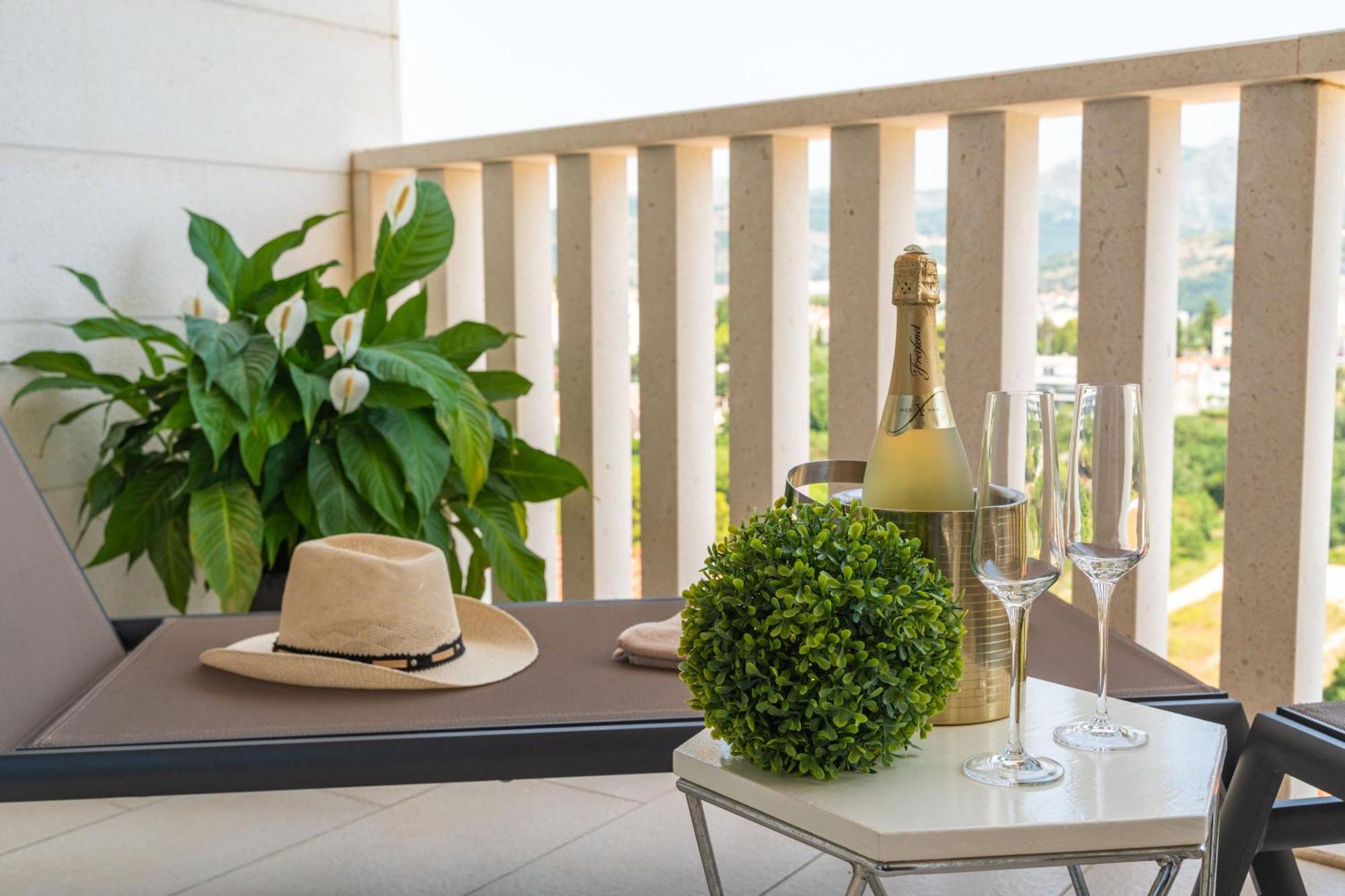 Apartment Apollo In Dubrovnik With Sea View Exterior photo